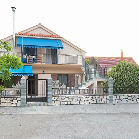 Sofia's Place * サミ